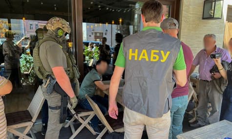 Правоохранители поймали сотрудника СБУ на взятке в 60 тысяч долларов — НАБУ