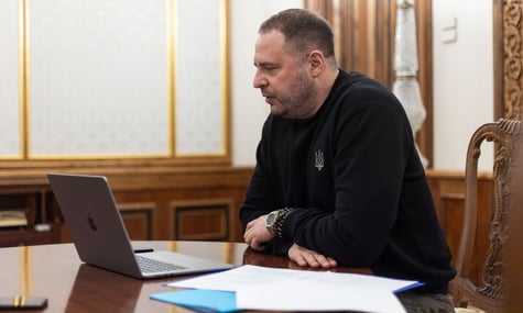 Єрмак заявив, що йде на фронт, і поскаржився на відсутність підтримки «тих, хто знає правду»