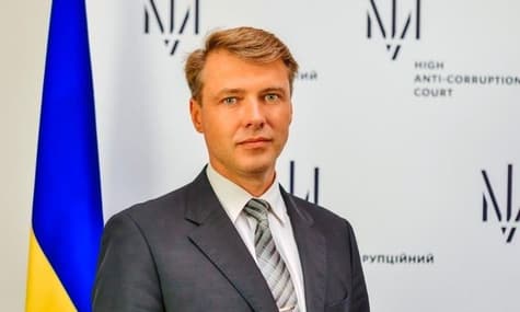 Судья ВАКС предоставлял доступ жене к антикоррупционным делам, она помогала писать решение - «Следствие.Инфо»