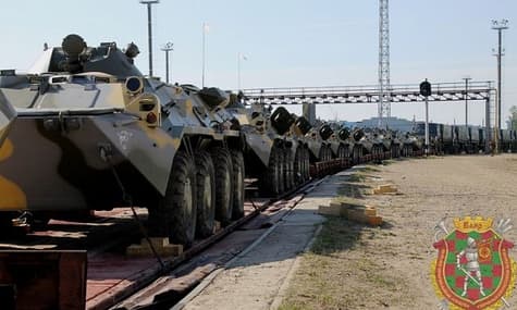 Российские военные с техникой едут в Беларусь. Официально — готовятся к совместным учениям в сентябре