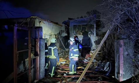 Рятувальники ліквідують наслідки російської атаки на Одесу в ніч проти 21 листопада