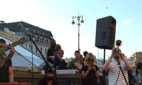 Kyiv: Jewish Band Plays a Solidarity Gig for Lebanese Cafe Attacked by Far-Rights