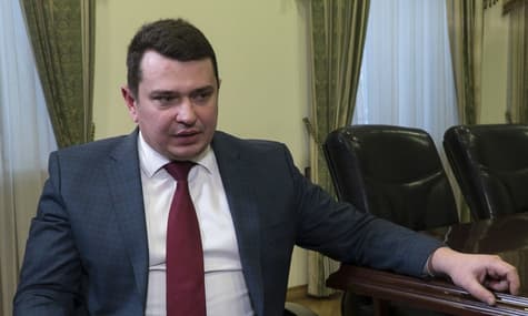 Поліцейський зачитав Ситнику адмінпротокол про корупцію — ГПУ