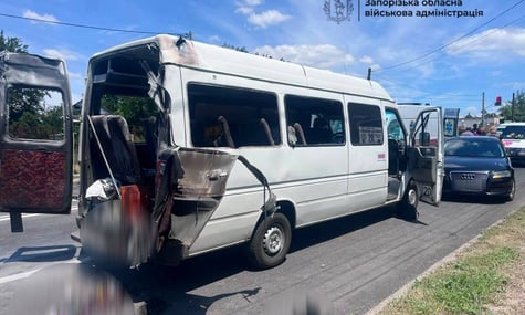 росіяни атакували маршрутку в Запоріжжі — троє людей загинули, щонайменше семеро поранених (ДОПОВНЕНО)