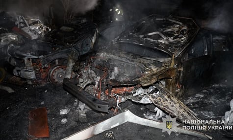 Спалені машини після російської атаки, Суми, 21 квітня 2026 року