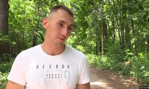 Освобожденный политзаключенный Стешенко: пока не записали видео признания, мучили ежедневно