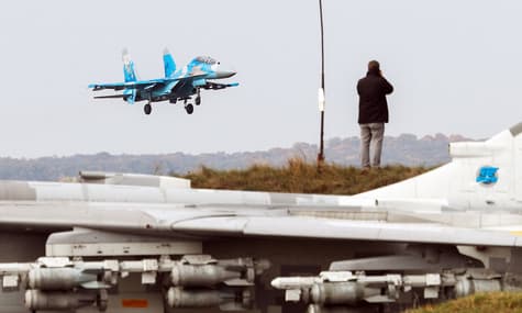 Катастрофа винищувача СУ-27 на навчаннях: що відомо