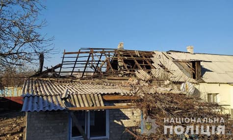 Бойовики знову обстріляли Невельське на Донбасі: 2 будинки зруйновані, 5 пошкоджені