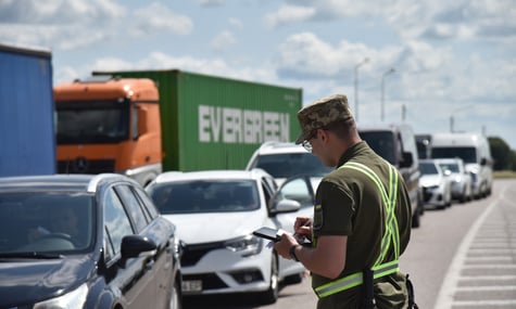 Дозвіл на виїзд молодикам не вплинув на черги на кордонах — Держприкордонслужба