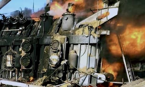 «Пожежу гасили годин 8»: «Укренерго» показало наслідки російських атак по підстанції