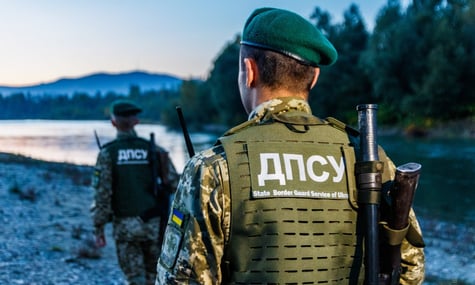 На Закарпатті зі служби втік прикордонник. Він міг піти у Словаччину