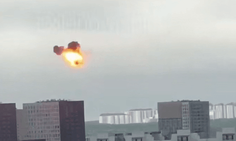 Уже третя атака за останні дні. Москву знову масовано атакують дрони, у місті вибухи