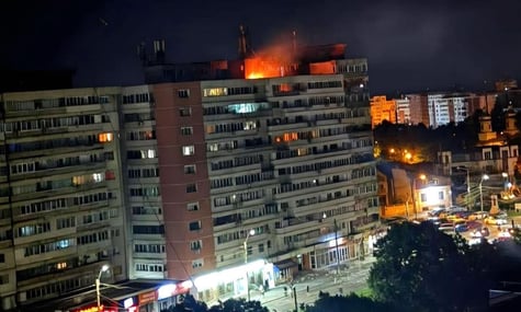 Під час атаки рф на Україну дрон залетів до Румунії та влучив у багатоповерхівку. Постраждали люди (ДОПОВНЕНО)
