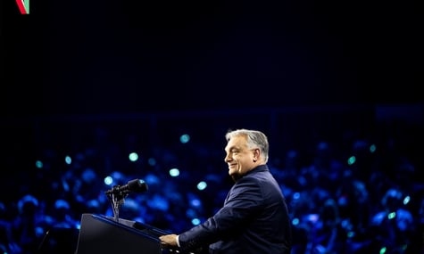 Орбан уперше виступив після програшу на виборах. Каже про «гідні» результати й скликає зустріч партії