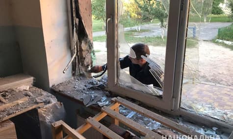 В Ровенской области из-за конфликта с предпринимателем мужчина поджег его грузовик и бросил гранату в кафе-магазин