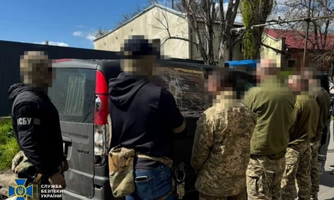 Викрали чоловіка й вимагали $30 тисяч. В СБУ й Офісі генпрокурора розповіли про затримання ТЦК в Одесі