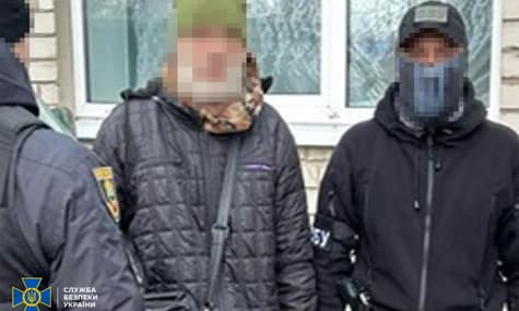 СБУ затримала ділків, які намагалися продати криміналітету трофейну зброю та вибухівку