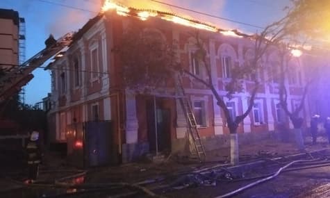 В Харькове восемь часов тушили пожар в жилом доме, два человека погибли