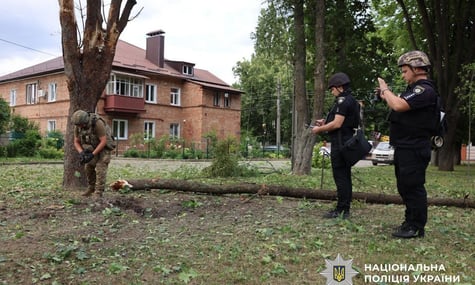 россияне атаковали Сумы: пострадали женщина и ее 7-летний сын