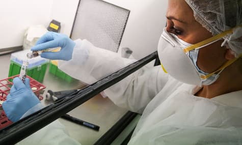 Хроніка коронавірусу: що не так з результатами тестів, Біл Гейтс, фейки, маніпуляції про пандемію