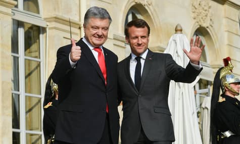Порошенко приехал в Елисейский дворец для встречи с Макроном