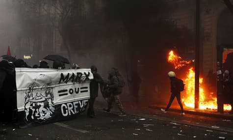 Во Франции общенациональная забастовка: не работают школы и общественный транспорт