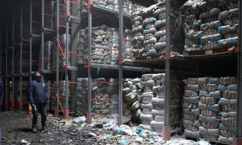 У Дніпрі горів склад із харчами від Всесвітньої продовольчої програми ООН: зайнявся через атаку росіян