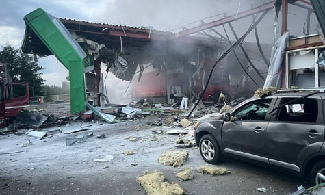 Під Полтавою російський дрон влучив у заправку: одна людина травмована