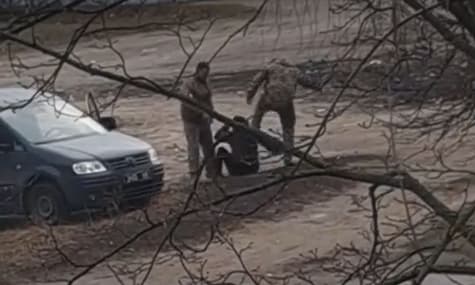 На Сумщині працівники ТЦК побилися з цивільним. Причини — зʼясовують