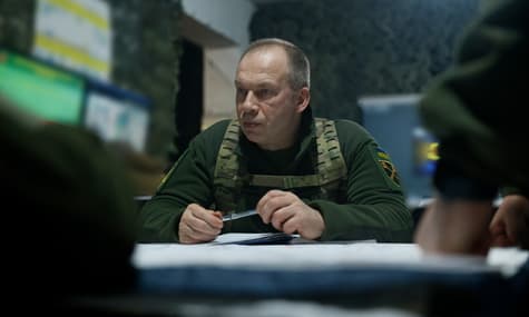Сырский находится на боевых позициях, ситуация контролируемая.