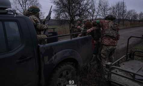 Побратими три дні не могли евакуювати піхотинця з пораненням через обстріли: врятувати військового допоміг робот