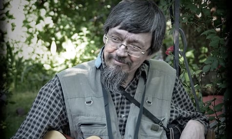 В результате обстрела Киева погиб декоратор Вадим Тупчий, который создавал реквизит для популярного в 90-х «Шоу долгоносиков»