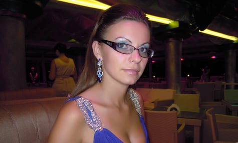 «Не намагалася приховати своє попереднє життя». Нову консулку України в Домінікані розкритикували за модельне минуле