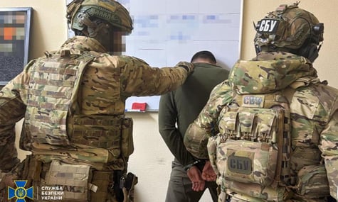 Командувача логістики Повітряних сил та главу СБУ Житомирщини затримали за підозрою в корупції