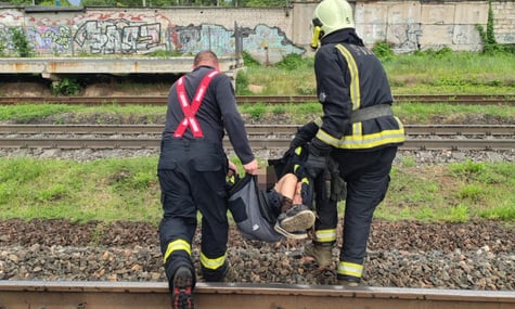 В Одесі 10-річного хлопчика уразило струмом, коли він виліз на дах поїзда. Дитина в лікарні