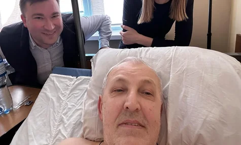 Поліція каже, що журналіст Макаров, який заявив про напад, сам себе штрикнув ножем. Що відомо?