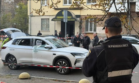 У Печерському районі Києва вибухнув автомобіль, водія госпіталізували