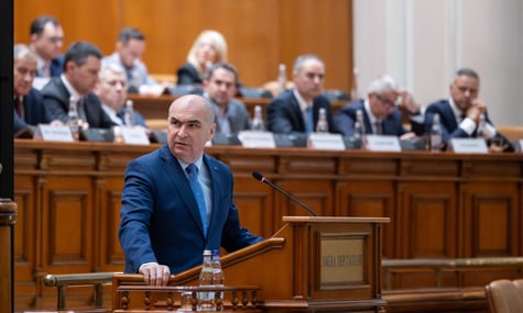 Депутати в Румунії проголосували за відставку уряду проєвропейського прем'єра Боложана