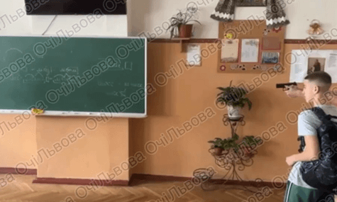 У Львові школяр вистрілив в однокласника з пневматики. Поліція знайшла цих підлітків