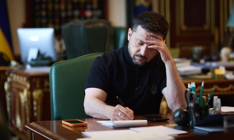 Зеленський увів у дію санкції за антиукраїнську пропаганду. У списку — Королевська, Латиніна та Луганський