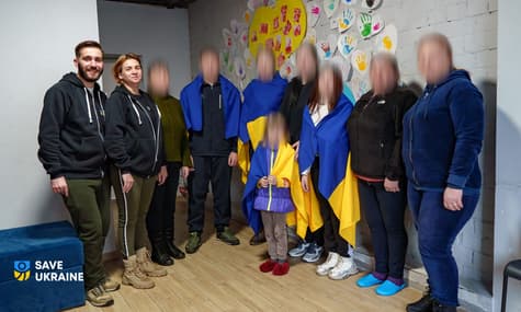 С оккупированной территории спасли три семьи с несовершеннолетними детьми