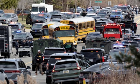 Правоохоронці на місці події стрілянини біля синагоги Temple Israel, Вест-Блумфілд, штат Мічиган, 12 березня 2026 року