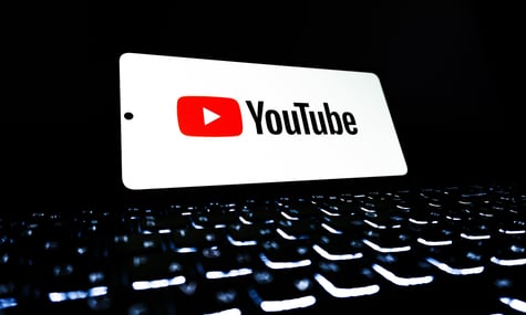 YouTube видалив близько 600 роликів із рекламою російського заводу «Алабуга», де збирають безпілотники