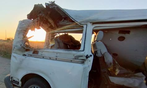 В Херсонской области россияне ударили дроном по эвакуационному автобусу, есть пострадавшие