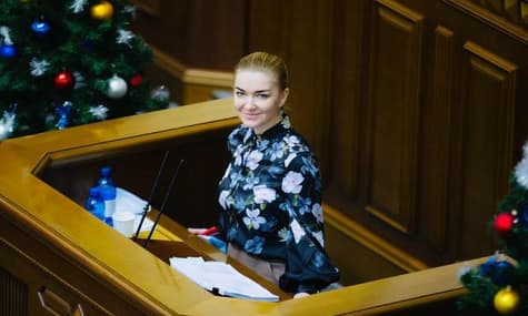 Депутат от «Слуги народа» заявила, что коронавирус может быть «разновидностью биологического оружия»