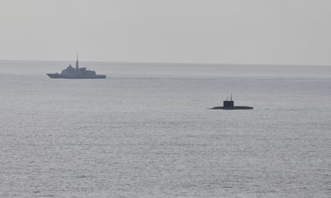 Поблизу узбережжя Франції сплив російський підводний човен. Він здатен запускати «калібри»