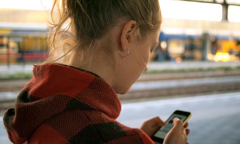 Велика Британія планує запровадити нічну «комендантську годину» в соцмережах для підлітків