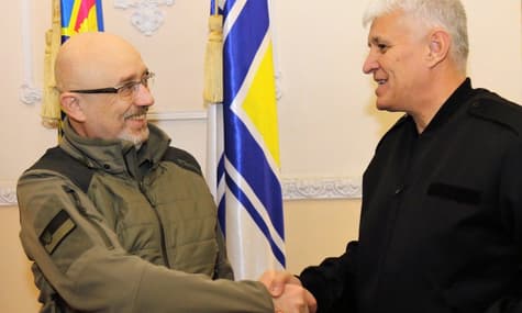 В Украину приехал министр обороны Болгарии