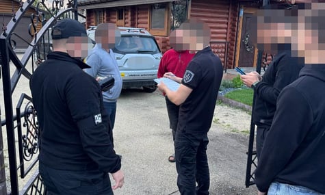 Командир рівненської військової частини змушував військових будувати йому будинок на Львівщині — ДБР
