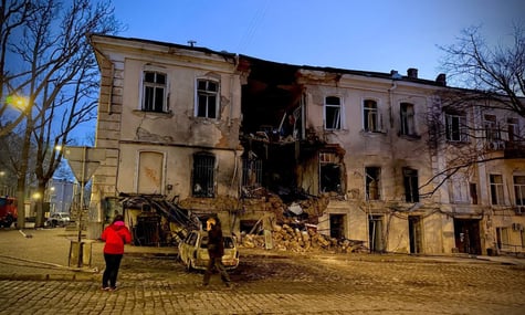 Удар по будівлі СБУ та приліт в історичному центрі — які наслідки нічних обстрілів? (ДОПОВНЕНО)